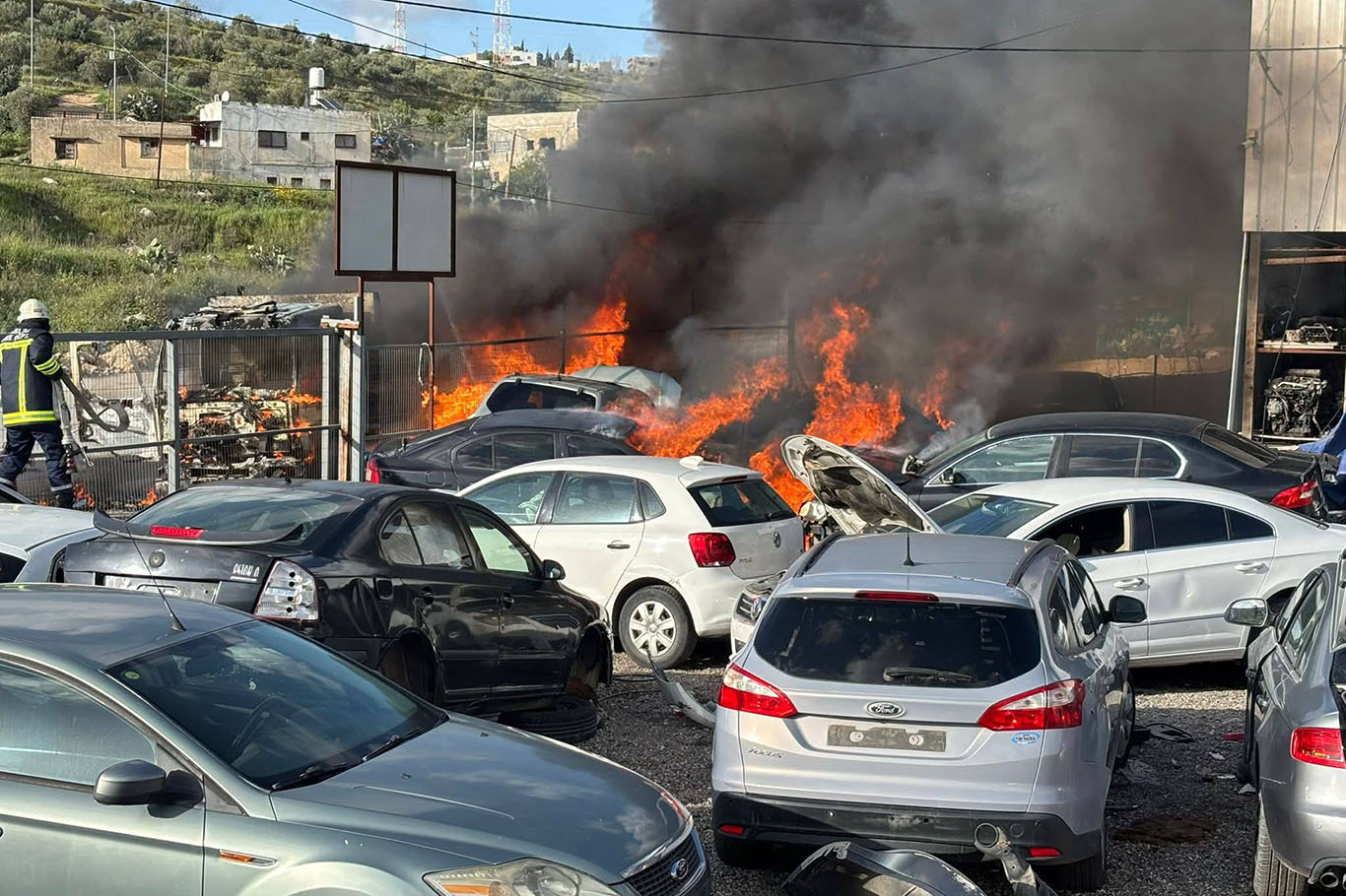 Filistinlilerin araçları kundaklandı: Yahudi çeteler saldırılarını artırdı