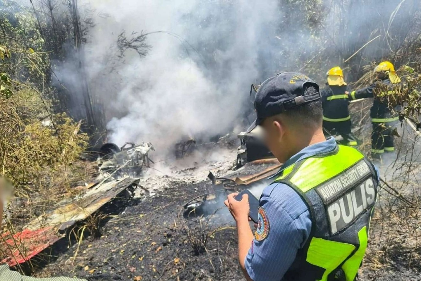 Filipinler'de kargo uçağı düştü: 2 ölü