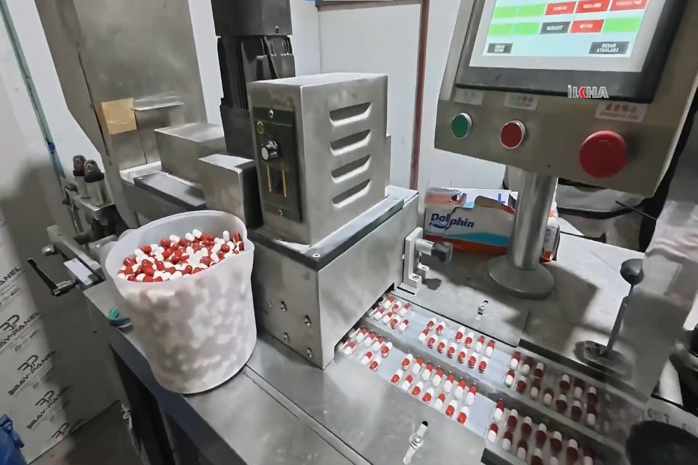 Adana'da ıslak mendil tesisi görünümlü uyuşturucu imalathanesi: 7 tutuklama