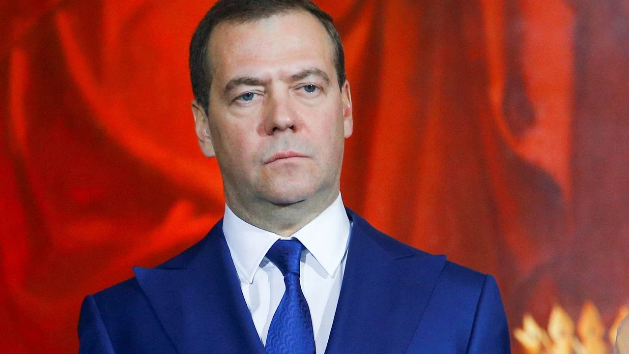 Medvedev: Ateşkes aklın zaferi, ucuz petrol dönemi bitti