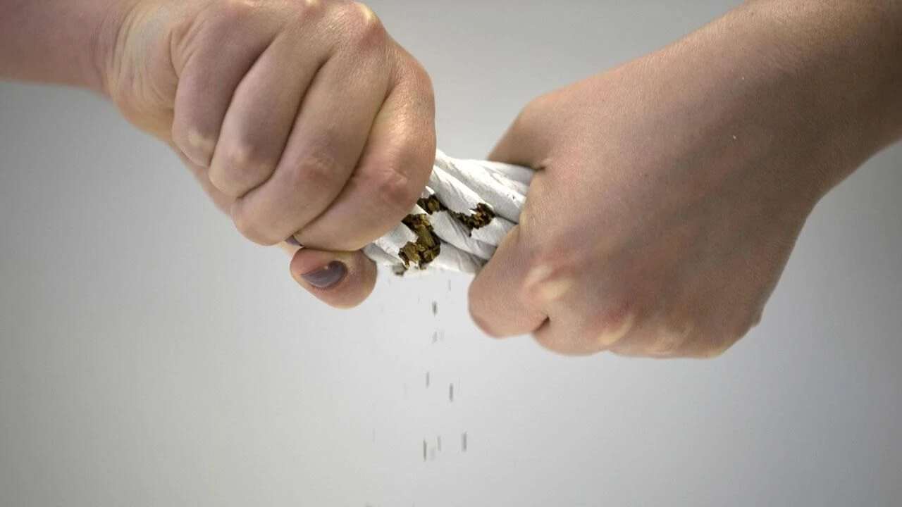 Türkiye'de sigarayı bekleyen akıbet: üretimi, satışı ve dağıtımı tamamen yasaklanacak!