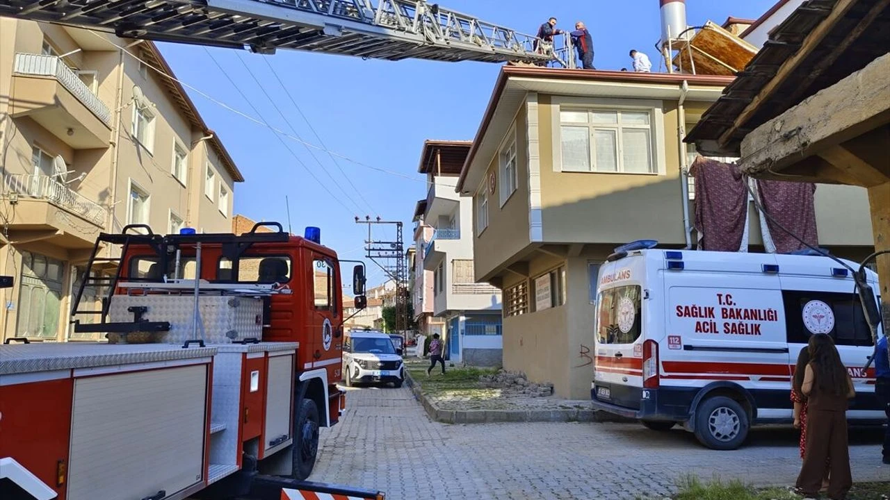 Güneş enerjisi sistemini tamir etmek için çatıya çıkan kişi öldü!