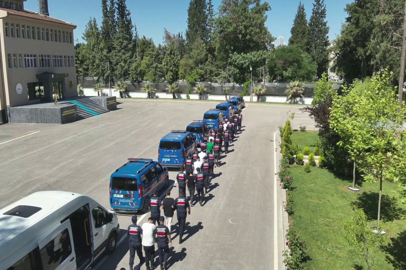 Gaziantep merkezli 14 ilde siber dolandırıcılık operasyonunda 37 gözaltı