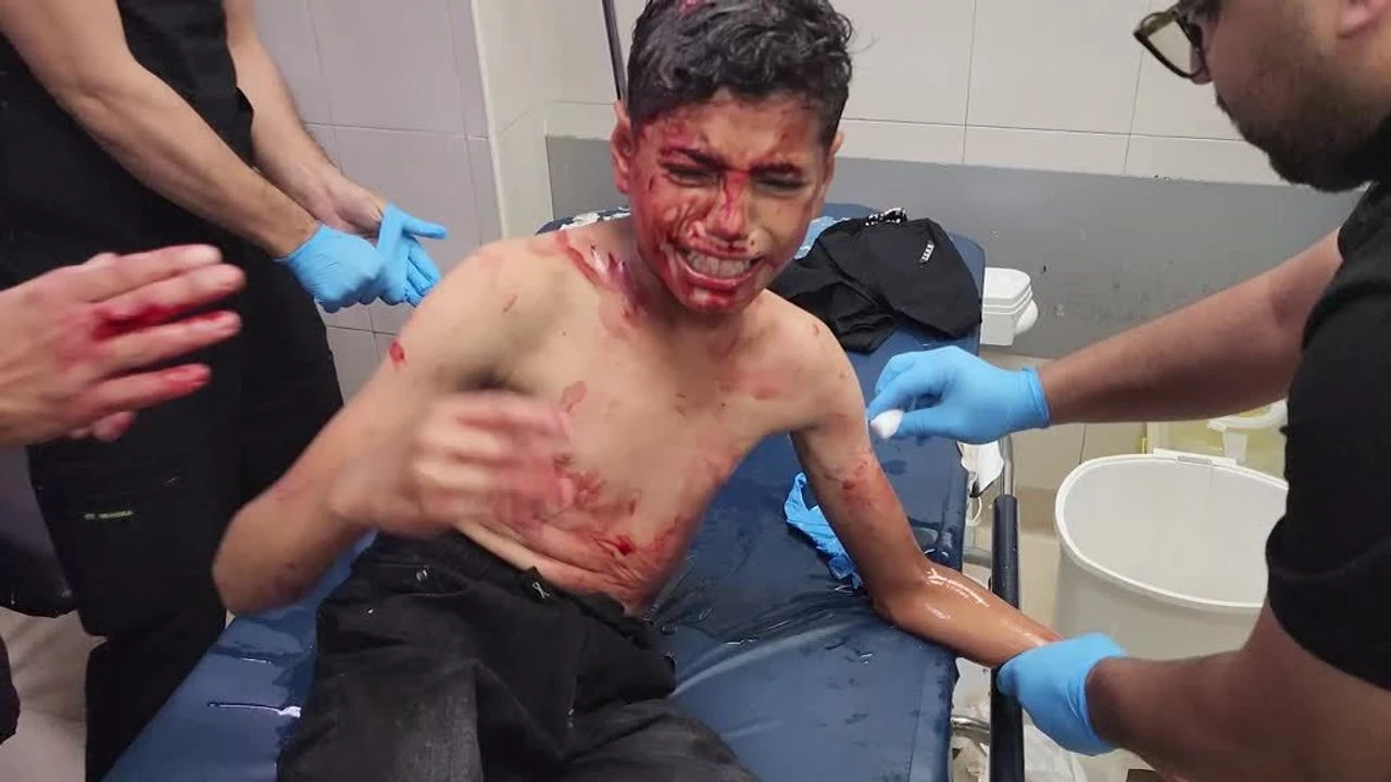 Gazze'de bir kez daha bombalar patladı