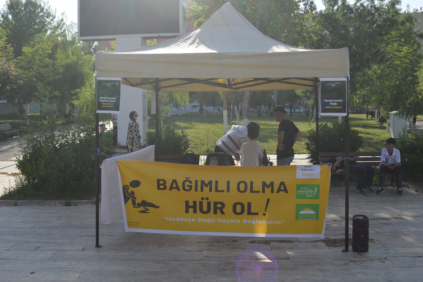 HÜDA PAR Kurtalan'da uyuşturucu problemine dikkat çekti