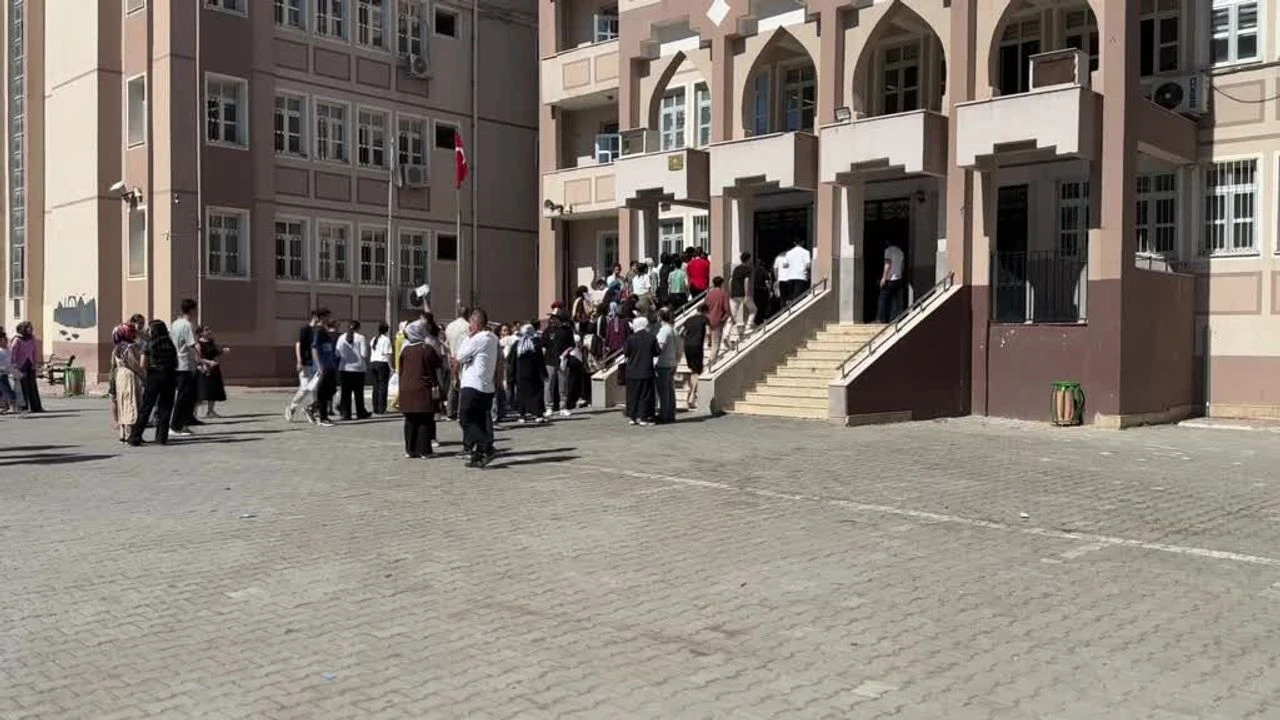 Şanlıurfa'da öğrencilerin YKS heyecanı