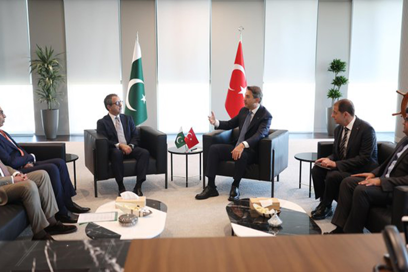 Türkiye ve Pakistan arasında enerji alanında iş birliği görüşmesi