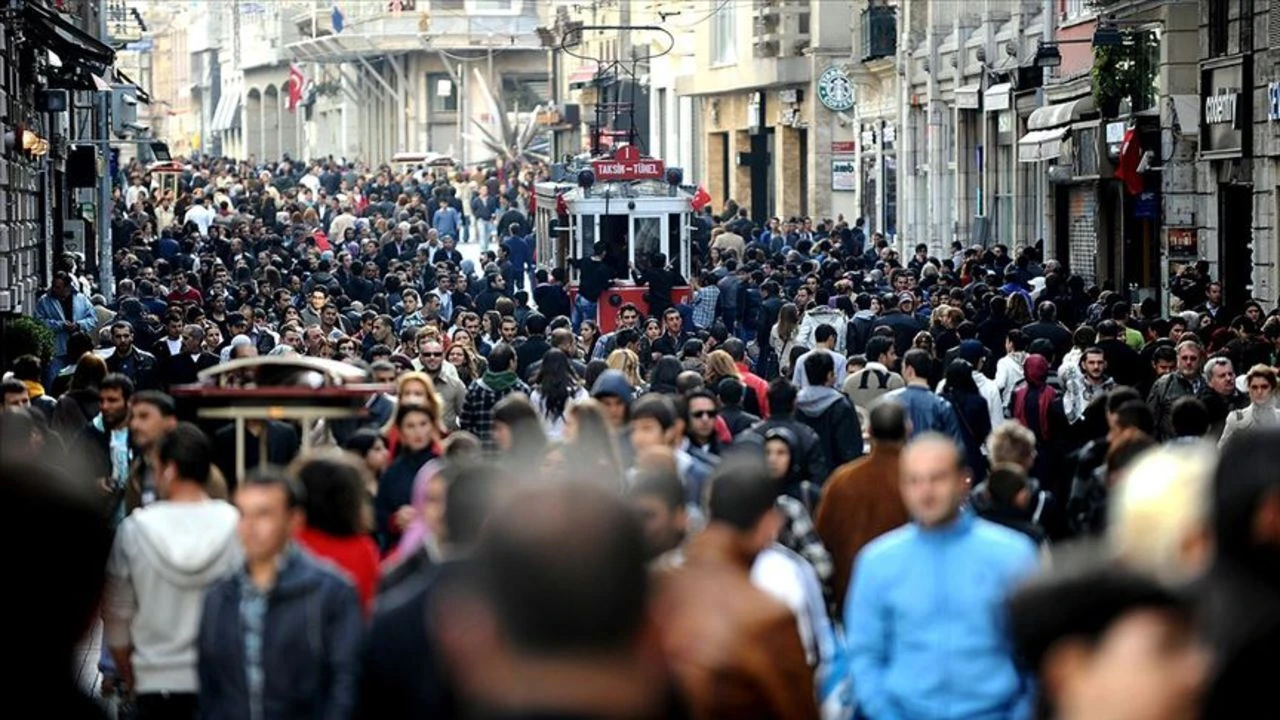 Türkiye'deki yabancı nüfusu belli oldu! İşte dikkat çeken tablo