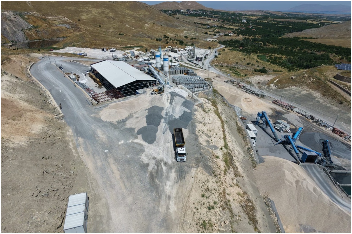 Battalgazi Belediyesi kilit taşı ve bordür tesisi üretime başladı