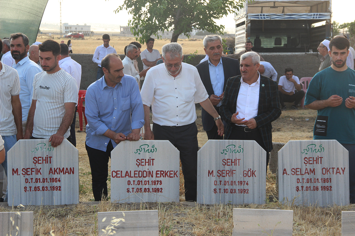 Tepeköy şehitleri kabirleri başında rahmet ile anıldı