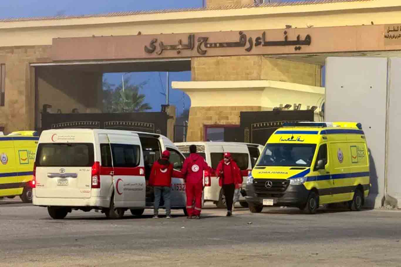 İşgalciler Gazze’de hasta sevklerini engelliyor: 20 bin hasta tedavi için Gazze dışına çıkmayı bekliyor