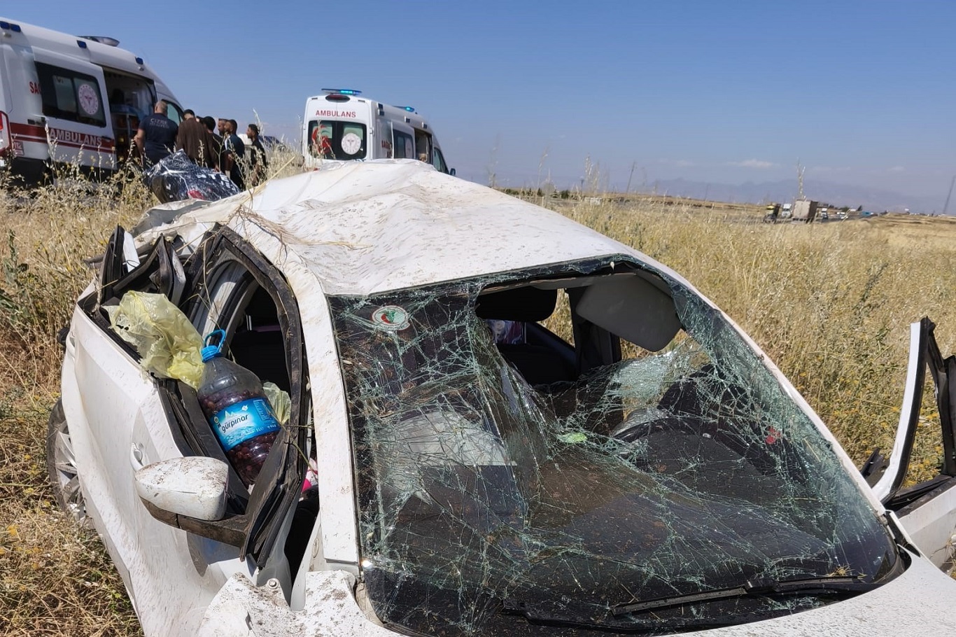 Şırnak'ta otomobil şarampole yuvarlandı: Aynı aileden biri bebek 5 kişi yaralandı