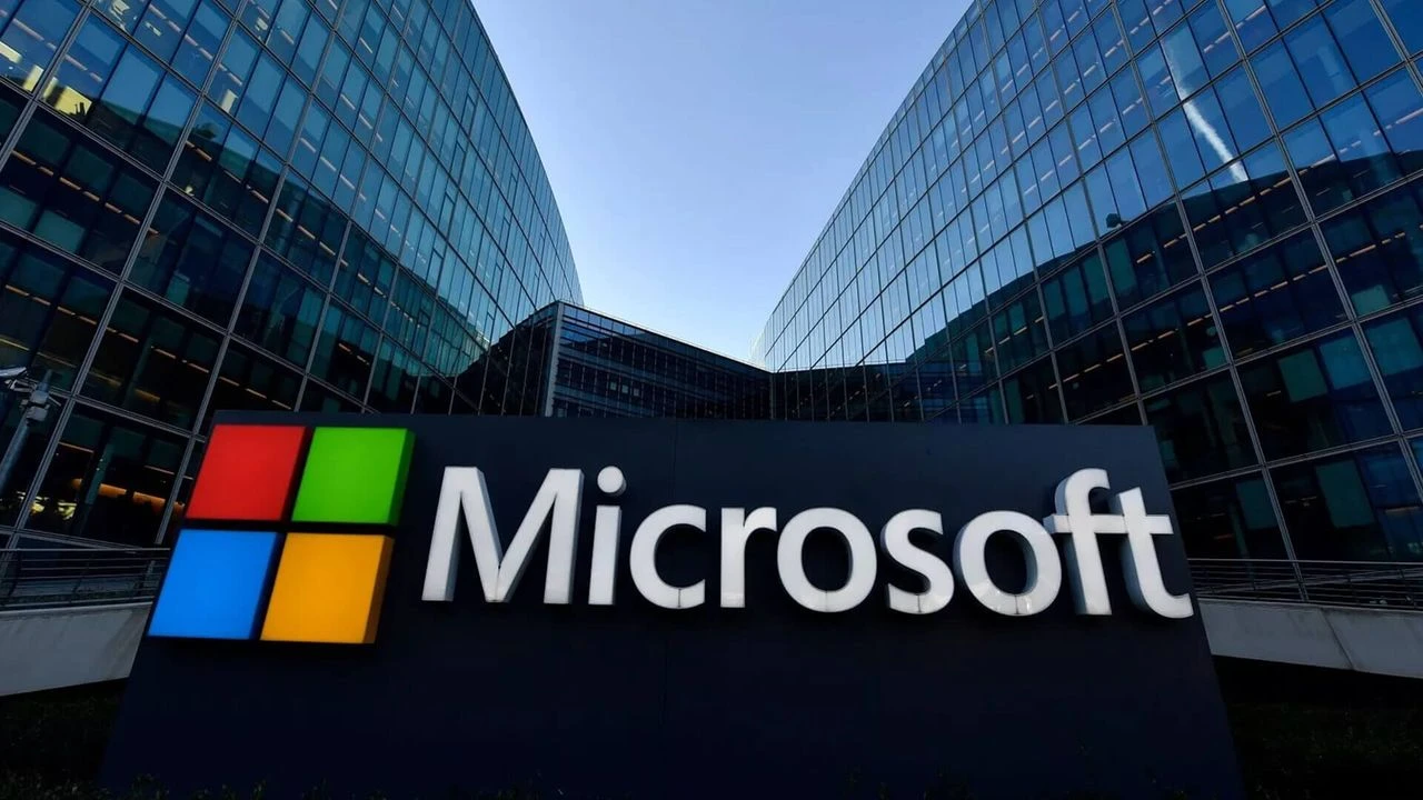 Microsoft 4 bin 800 çalışanını işten çıkarıyor!