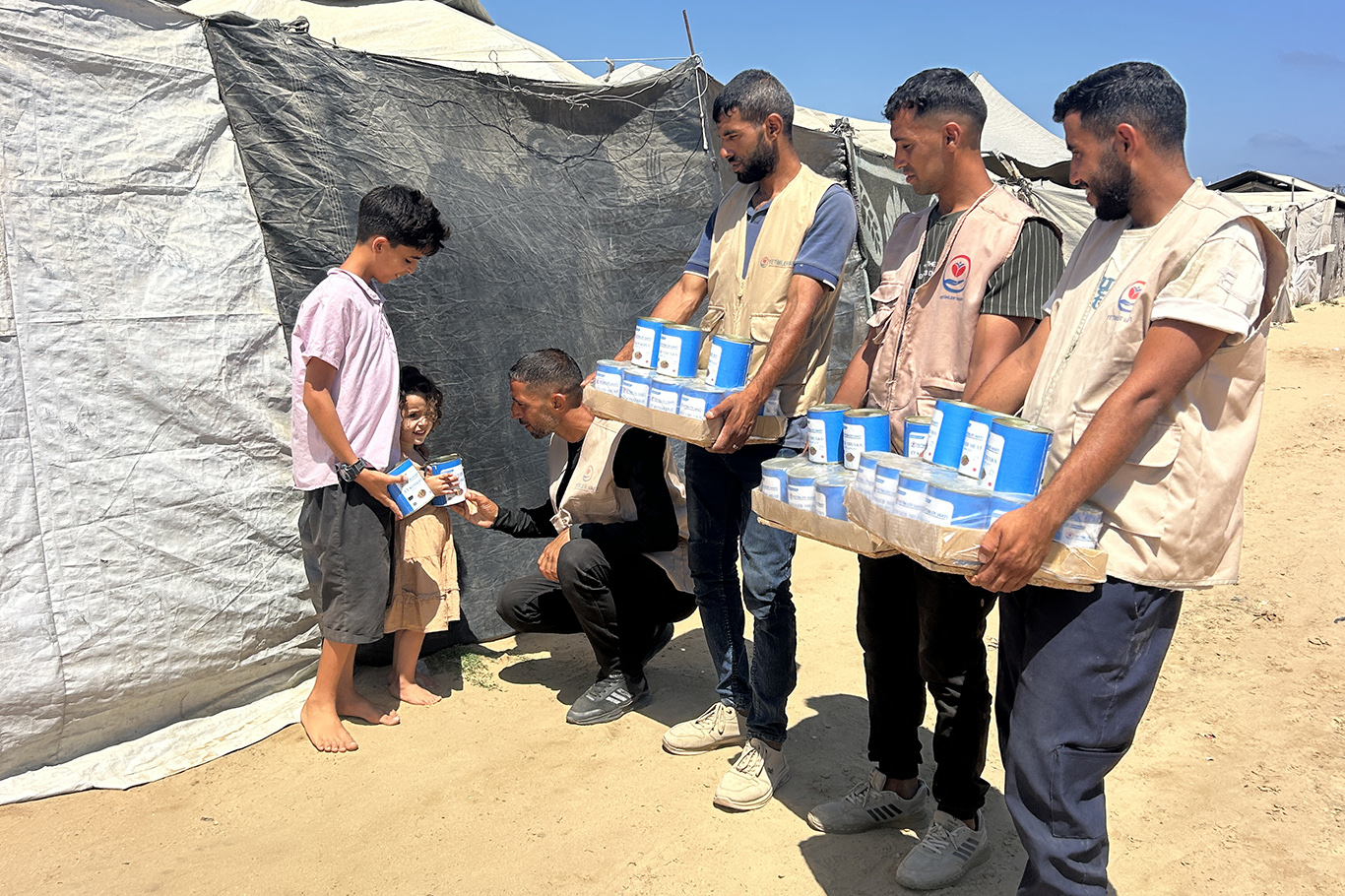 Yetimler Vakfı kurban emanetlerini Gazze'ye ulaştırdı