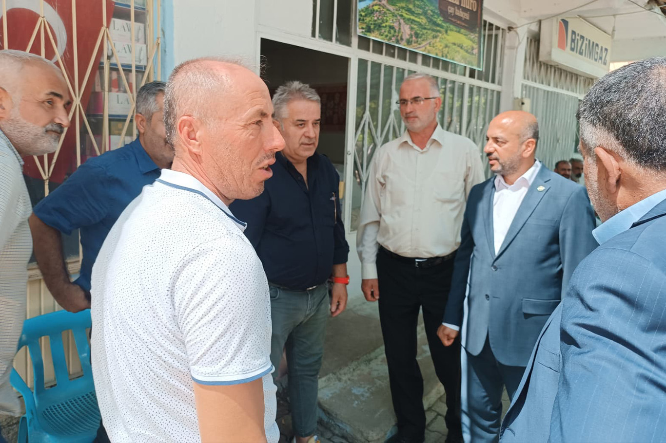 HÜDA PAR Genel Başkan Yardımcısı Şahin Palu'da vatandaş ve esnafın sorunlarını dinledi