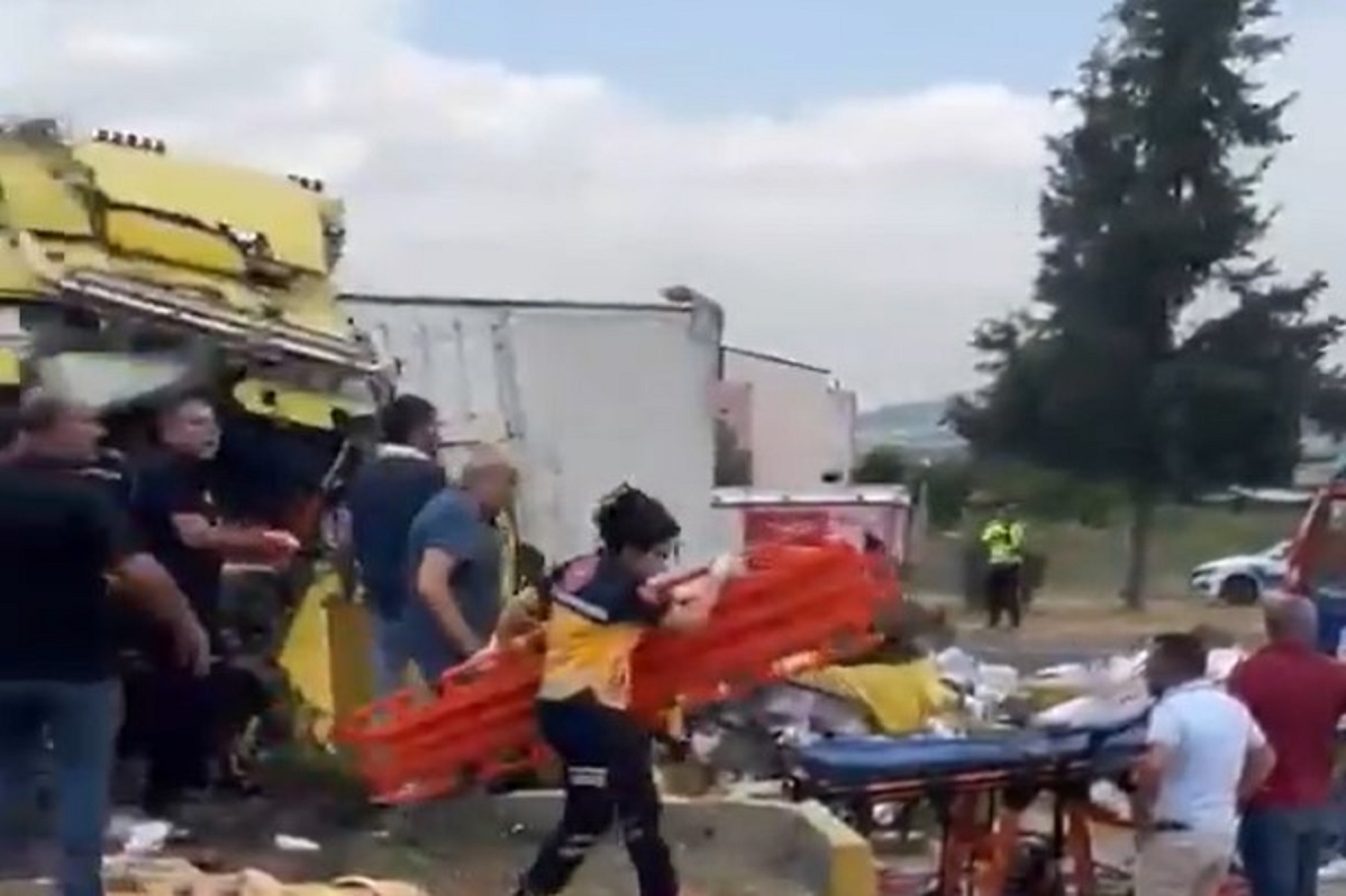 Mersin-Adana kara yolunda iki tır çarpıştı: Bir ölü, 2 ağır yaralı