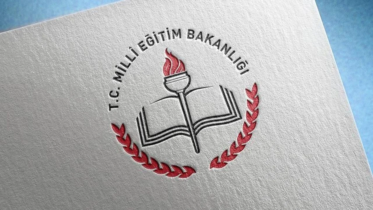 Veliler ve Öğrenciler Dikkat: 2026-2027 Okul Takvimi ve İlk Ara Tatil Tarihi Belli Oldu!