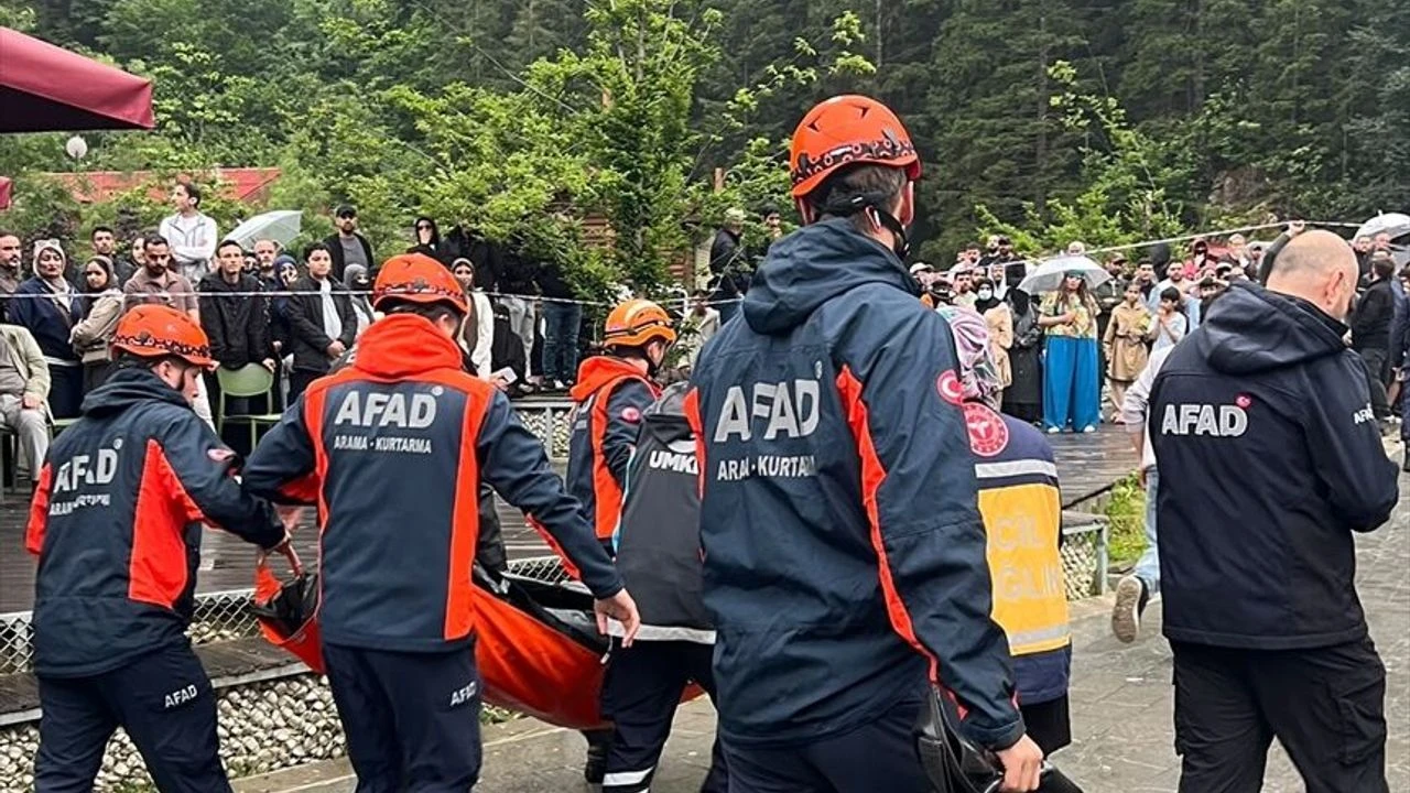 Göle düşen çantasını almak için suya giren yabancı uyruklu kişi boğuldu