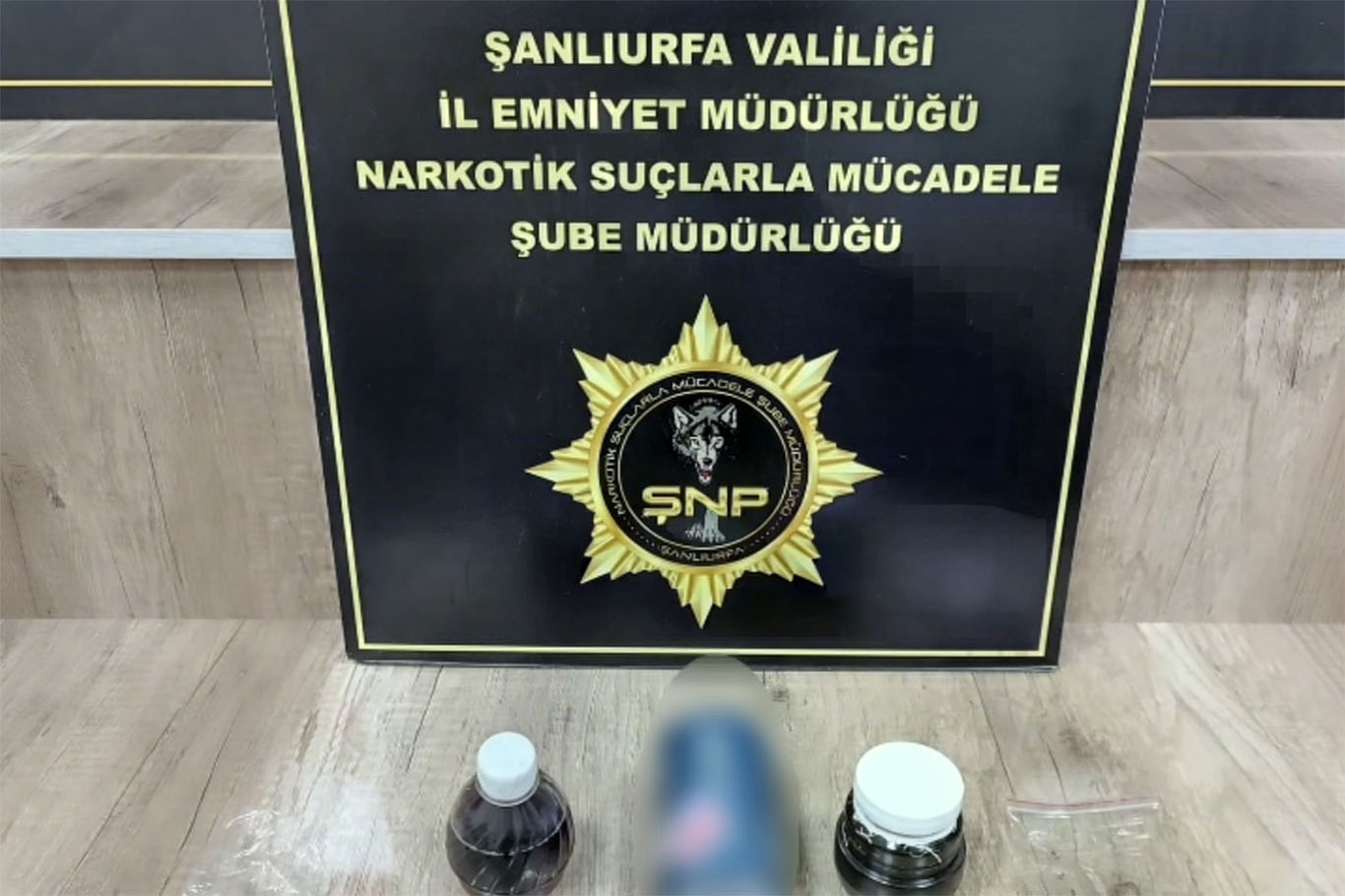 Şanlıurfa’da uyuşturucu operasyonu: Özel düzenekli pet şişede uyuşturucu ele geçirildi