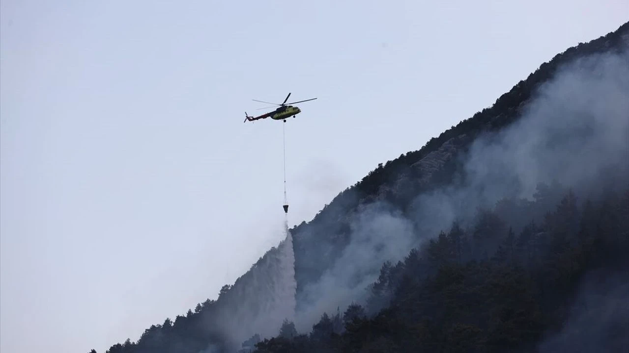 Antalya'da orman yangınına böyle müdahale edildi