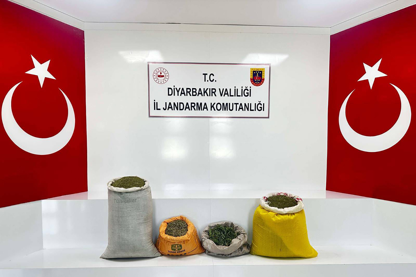 Diyarbakır'da 144 kilogram uyuşturucu ele geçirildi