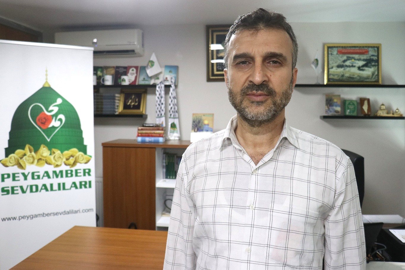 Peygamber Sevdalıları'ndan İstanbul Valiliği'nin okullarda mescit açılması kararına destek
