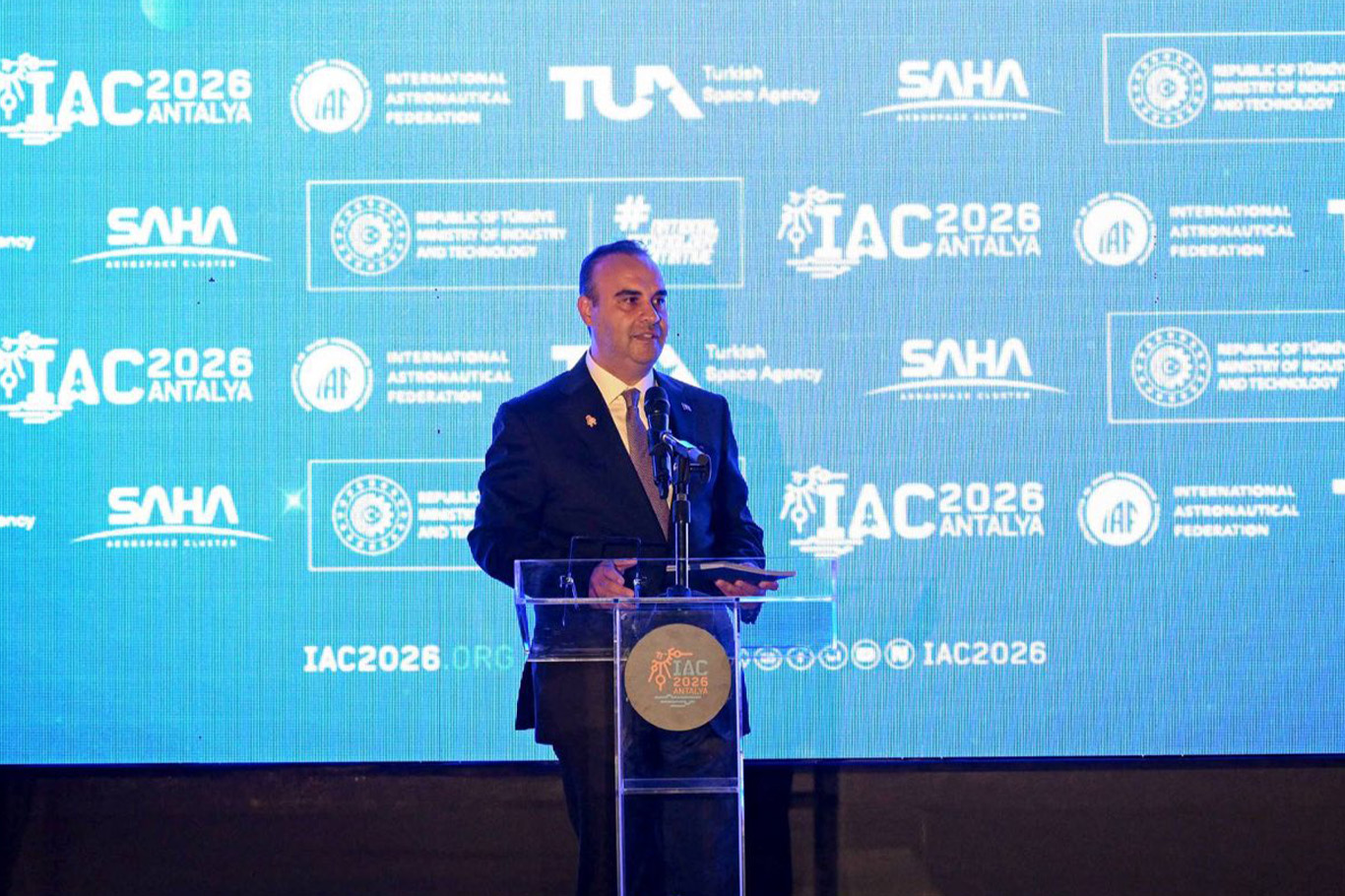 Bakan Kacır: IAC 2026'ya 108 ülkeden 8 bin 300'ü aşkın bildiri başvurusu