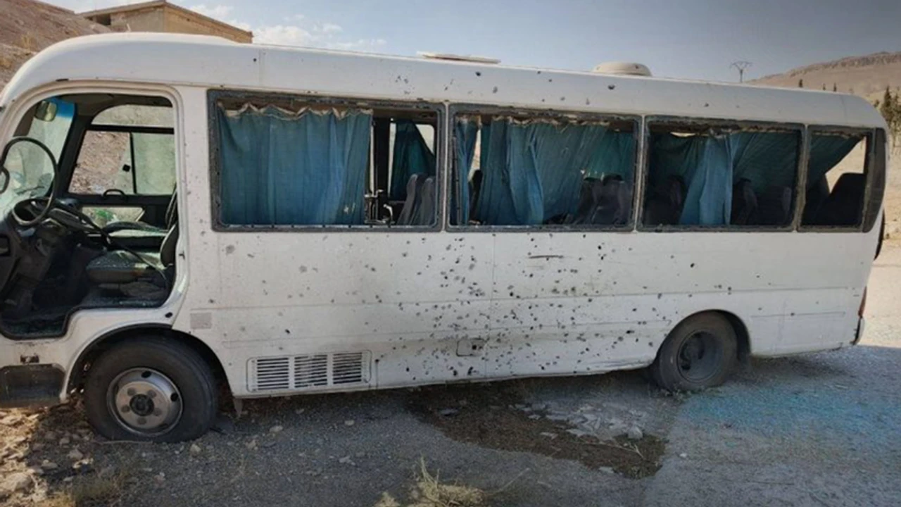 Suriye’de güvenlik güçlerini taşıyan otobüse bombalı saldırı: Çok sayıda yaralı!