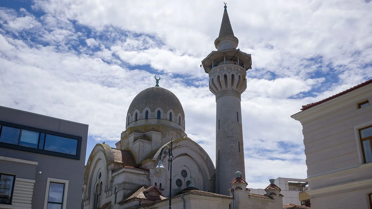 Köstence’deki Kral Camii ziyaretçilerin ilgi odağı