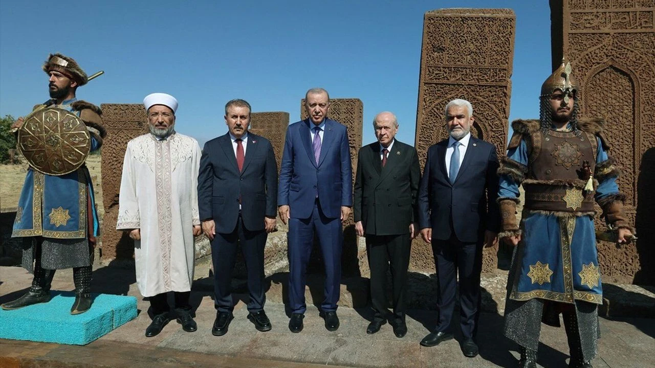 Peyama Yapicioglu ya li ser Melezgirtê: Cihê me yê hevpar ew e ku Îslam me kirîye bira