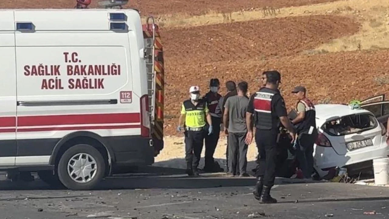 Gaziantep'te iki araç çarpıştı: 2 ölü, 4 yaralı