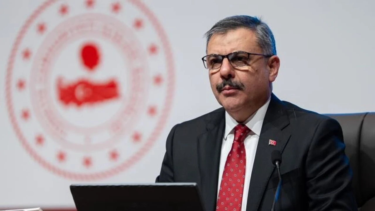 Bakan Çiftçi: Diyarbakır’daki posterleri asan 4 şüpheli yakalandı