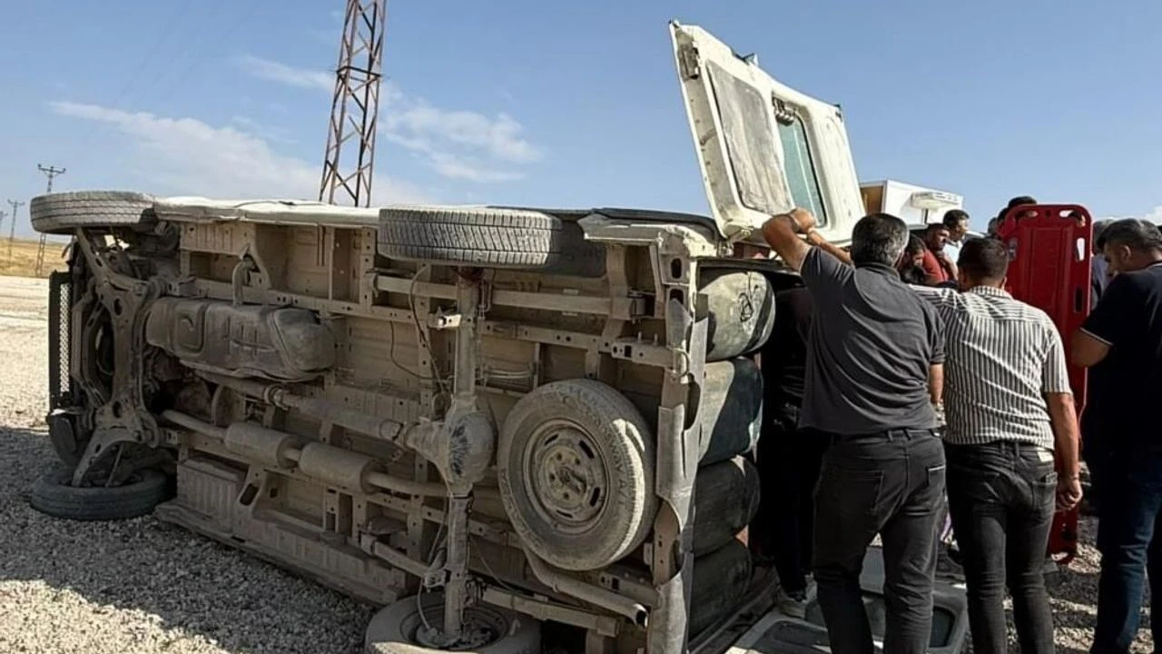 Van'da araç takla attı: Biri ağır 6 yaralı