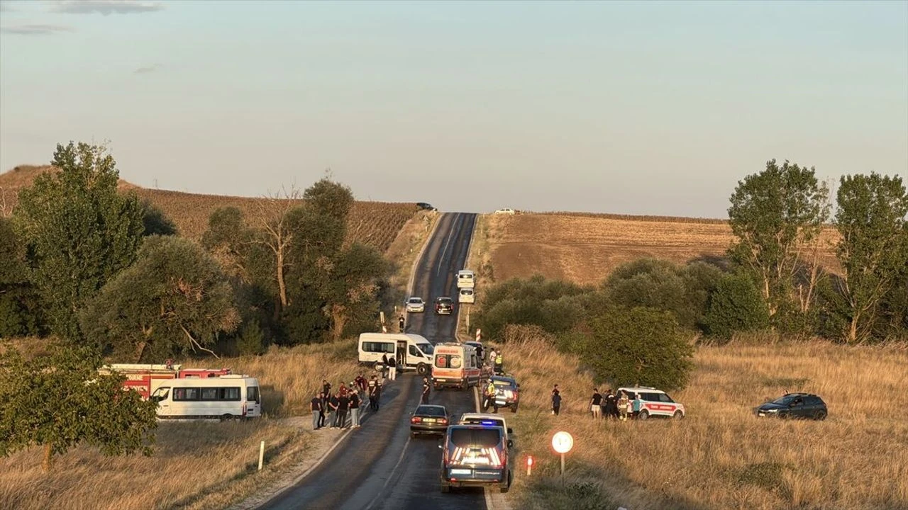 Edirne'de zincirleme kaza! Çok sayıda yaralı var