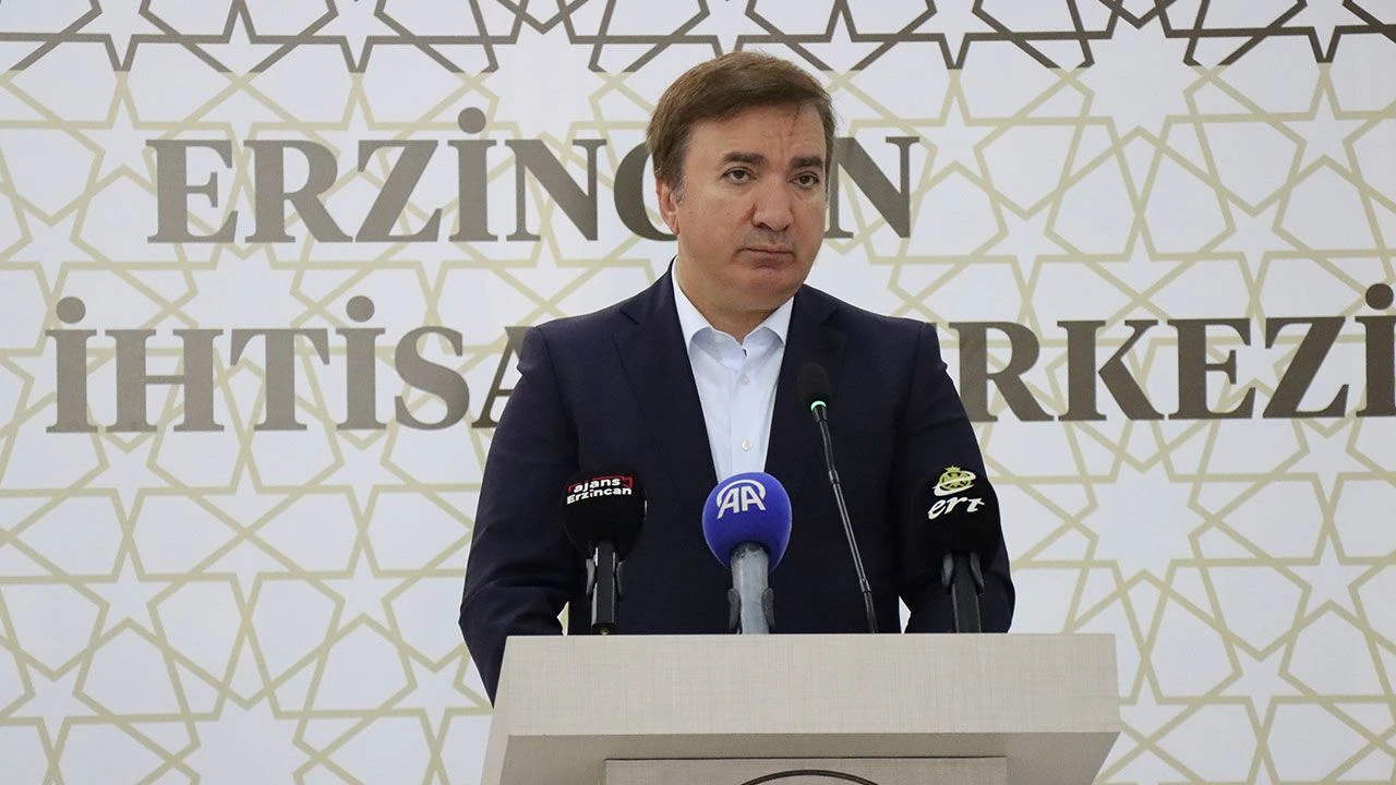 Erzincan Valisi Aydoğdu'dan din görevlilerine rol model olma çağrısı