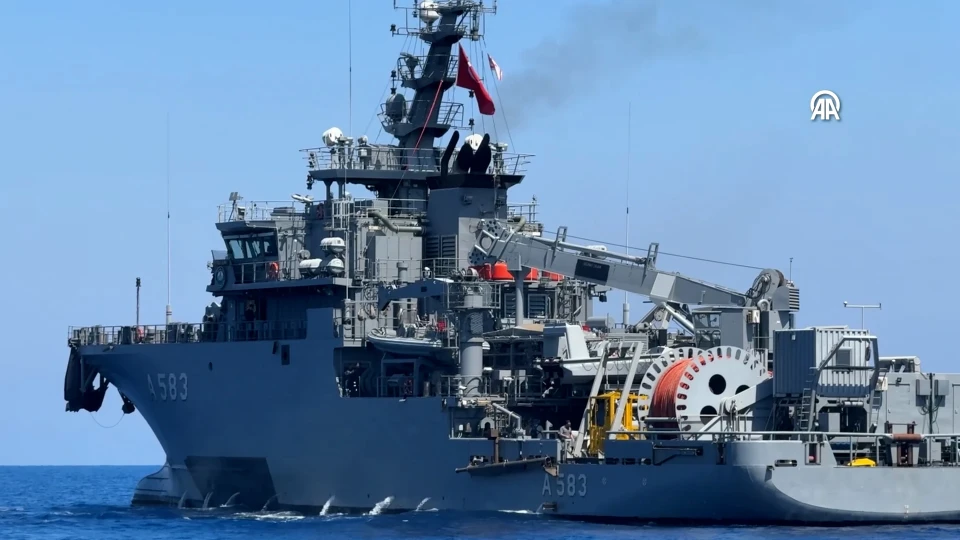 Girne açıklarında feribotun batmasıyla kaybolan 20 kişiyi arama kurtarma çalışmalarına TCG Işın da katıldı