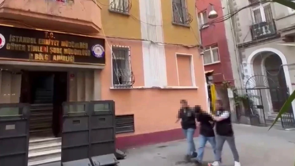 14 yaşındalar ama suç makinesi çıktılar: Beyoğlu'ndaki gaspçıların dosyası pes dedirtti