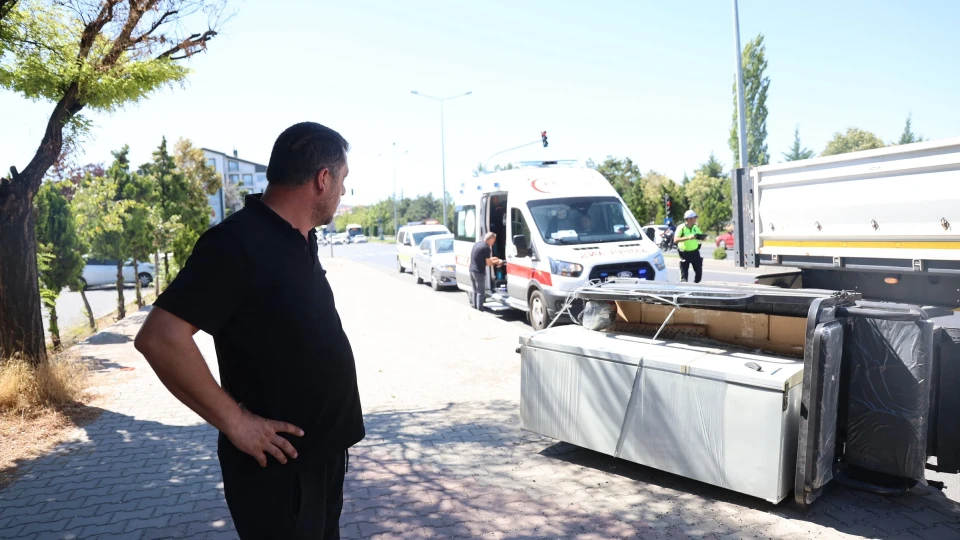 Ambulansa yol vermek isterken motosikleti sıkıştırdı: Nevşehir'de talihsiz kaza