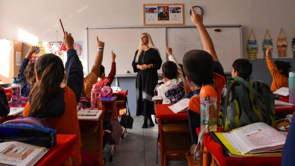 Bakan Tekin açıkladı: MEB’den okullarda yeni dönem! 3 aşamalı yol haritası