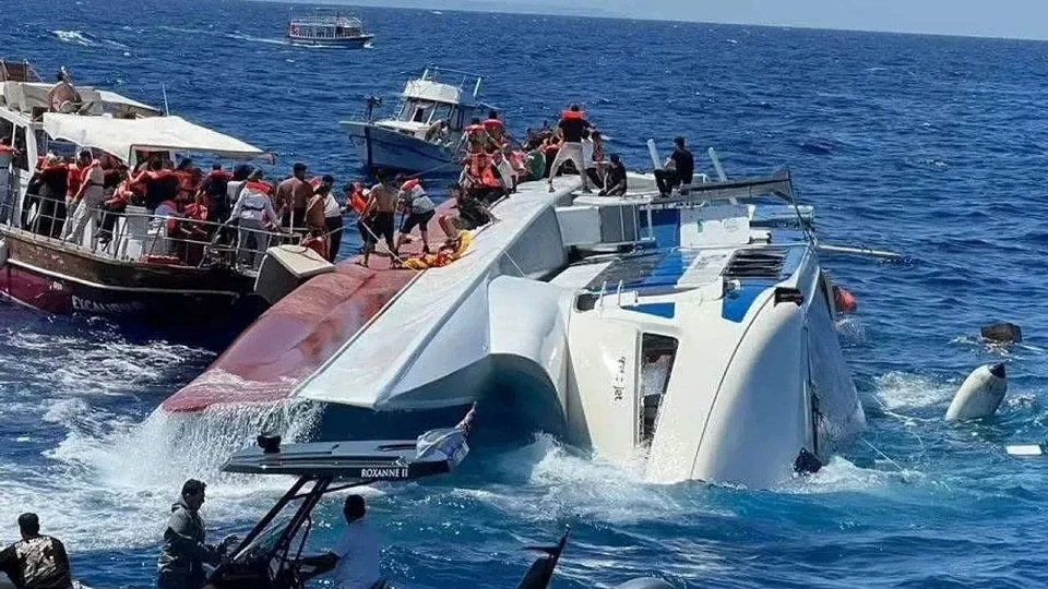 Girne'de batan gemiye ulaşıldı: Kayıp 20 kişi aranıyor