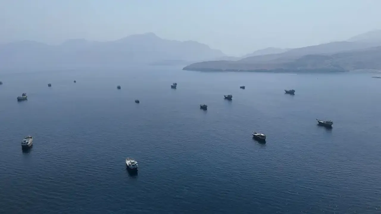 Hürmüz Boğazı’ndan geçen gemi sayısında sert düşüş