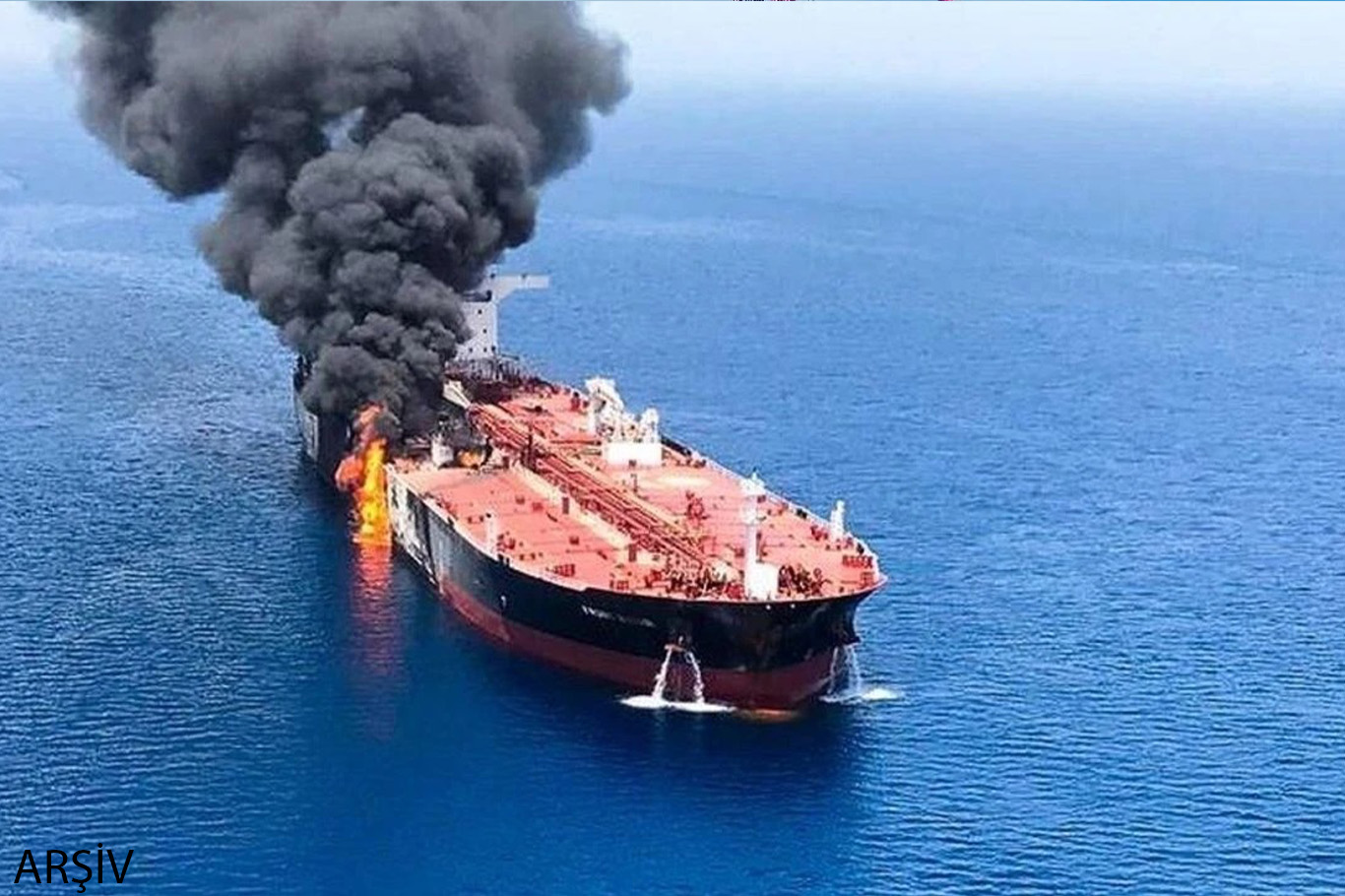 Hürmüz'de iki petrol tankeri mayına çarptı: İran'dan ABD'ye suçlama