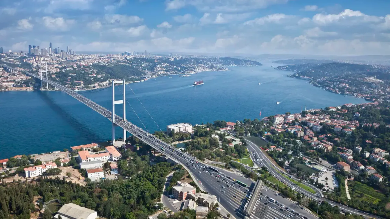 Türkiye bayraklı 2 gemi çarpıştı.. Kurtarma çalışmaları sürüyor