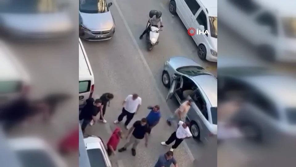 Bursa'daki trafik tartışması kavga dönüştü: Ortalık karıştı