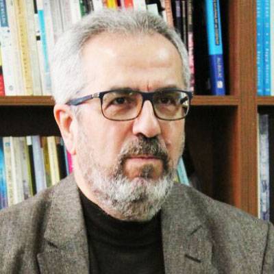 Kur'an'a sırtını dönen yüzünü nereye döndürmüştür?