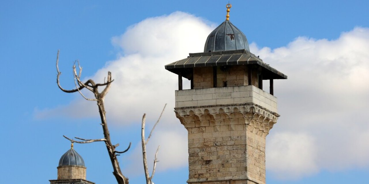 Mescid-i Aksa'ya 26 baskın, Harem-i İbrahim Camisi'ne 155 vakit ezan yasağı