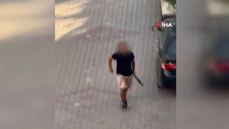 Tartıştığı kişinin kapısına pompalı tüfekle dayandı, mahalleliye korku dolu anlar yaşattı