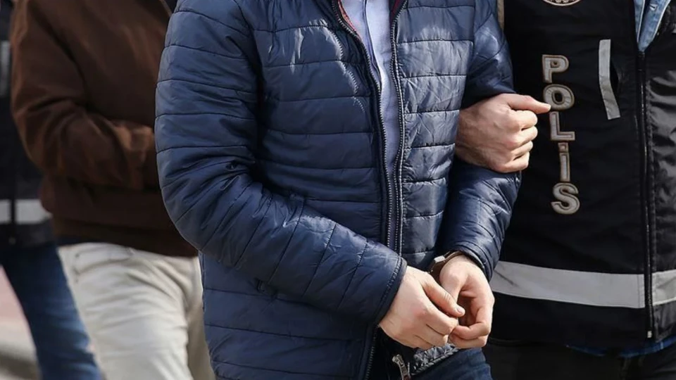 Antalya'da şafak operasyonu! Suç örgütlerini öven şüpheliler gözaltına alındı