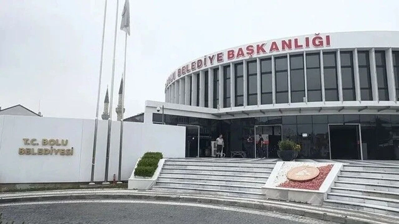 CHP'li belediyede "araç kiralama ihalelerinde usulsüzlük" iddiası! Mahkemeye sevk edildiler