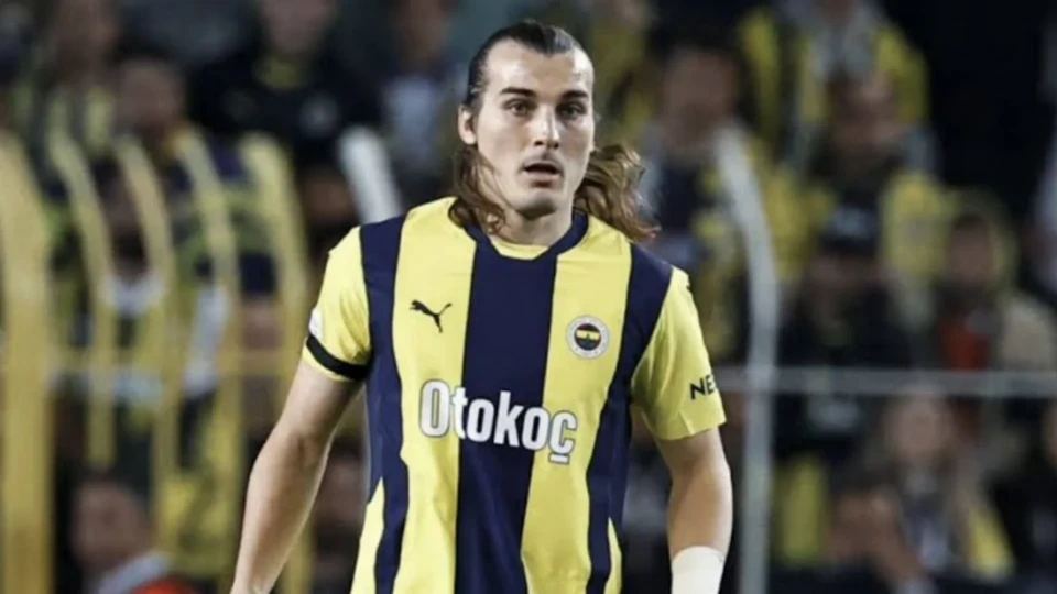 Fenerbahçe, Çağlar Söyüncü'nün takımdan ayrıldığını TFF'ye bildirdi